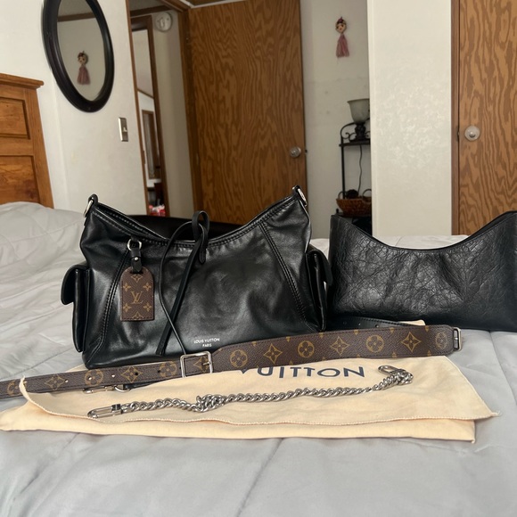 Louis Vuitton CarryAll Cargo Vibe PM - Picture 17 of 17